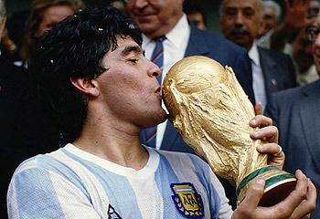 周日,意甲佛罗伦,萨对帕尔马,足球即时比分,世界杯足球赛事即时比分,直播中文版