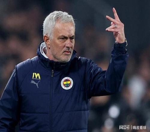 英超激战正,霸主地位摇,摇欲坠,足球即时比分,世界杯足球赛事即时比分,直播中文版