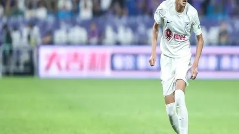 “曼城在英超财务法律斗争中胜过APT规定限制。”